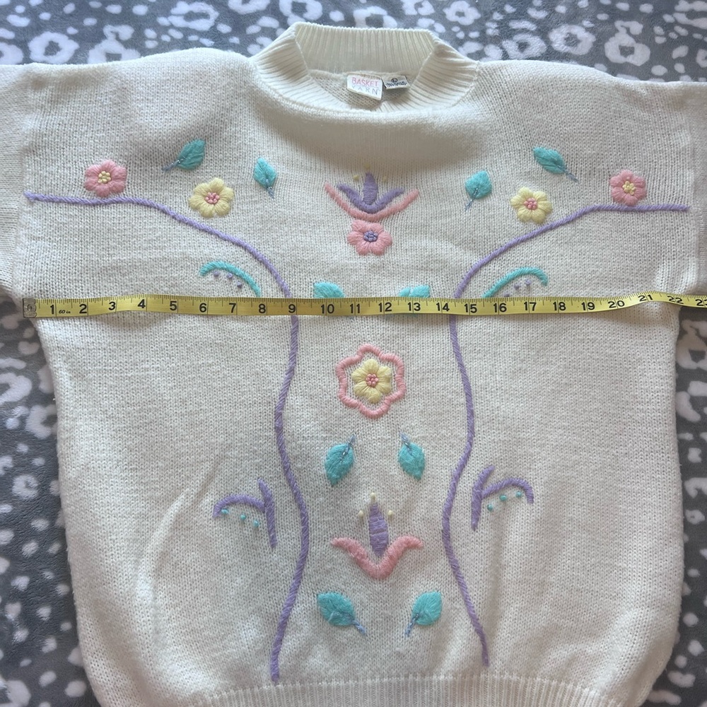 Basket of Yarn Vintage 80s Pastel Floral Embroidered Mock Neck Sweater/Large - Picture 9 of 11
